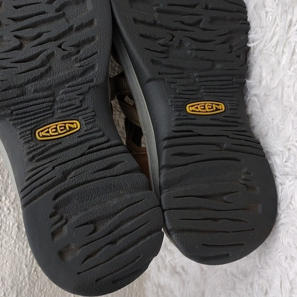 Keen Whisper Coffee Liqueur Suede Fabric Round Toe Toggle Lace Sport Sandal Shoe - Picture 9 of 16